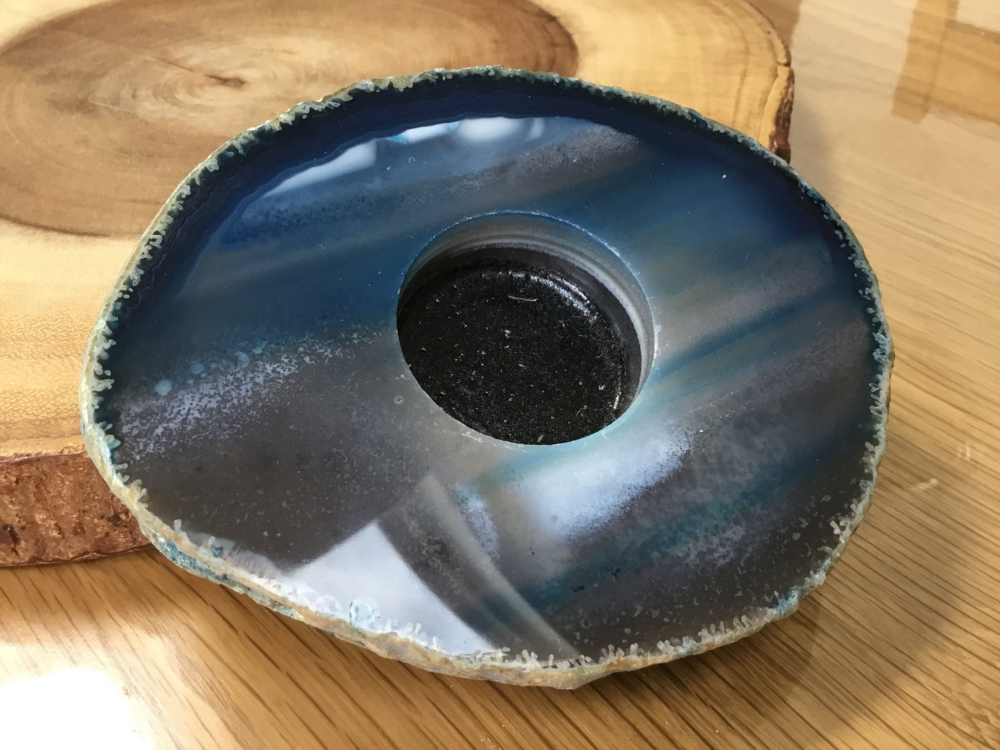 Blue Agate Candle Holder – Natural Crystal Light with Healing Energy & Mythical Meaning