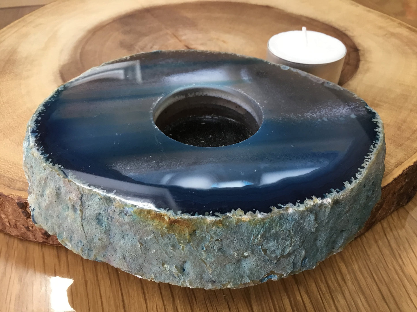 Blue Agate Candle Holder – Natural Crystal Light with Healing Energy & Mythical Meaning