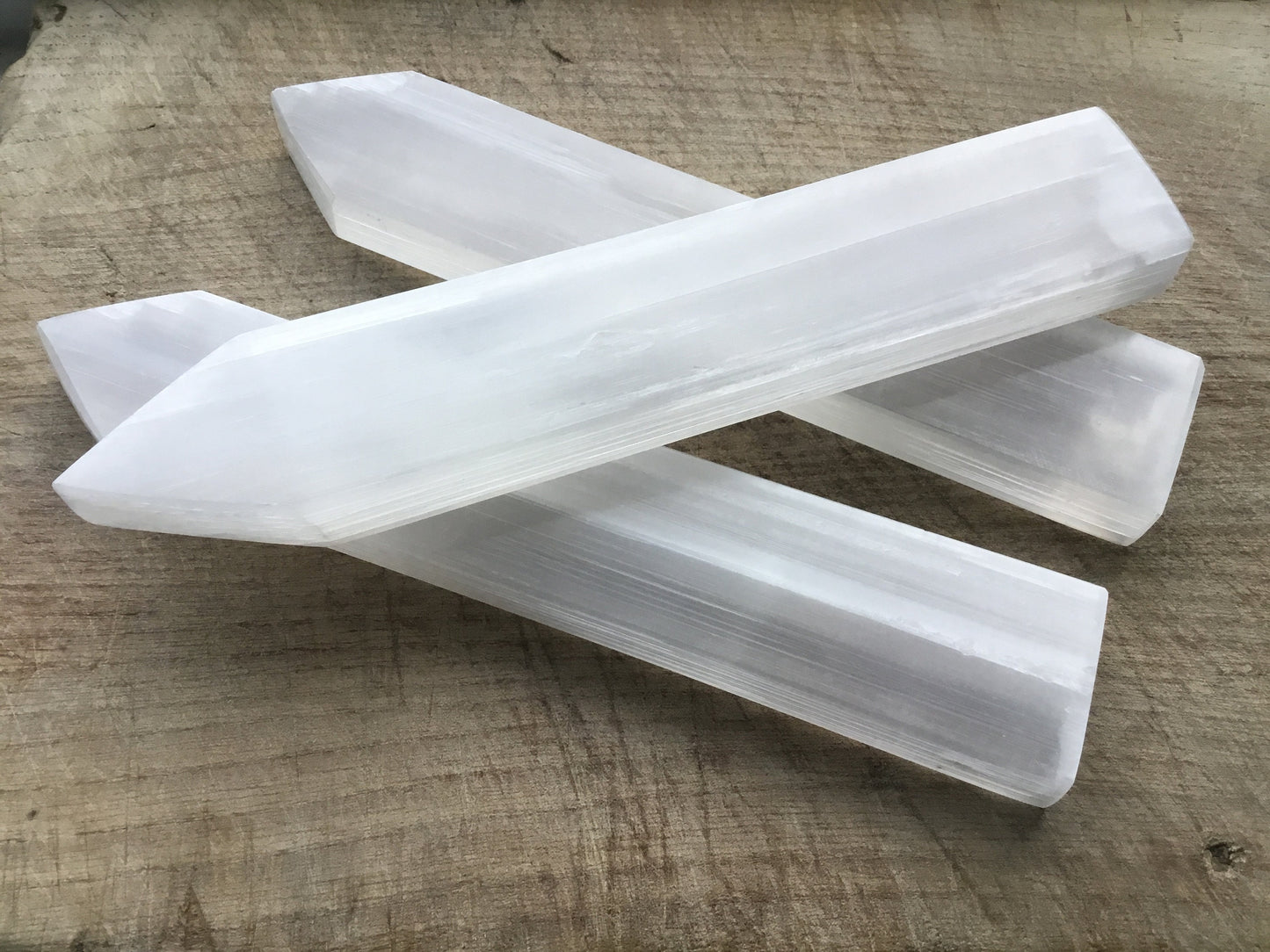 Selenite Charging Plate – Cleanse Crystals & Recharge Energy with Healing Stone Lore