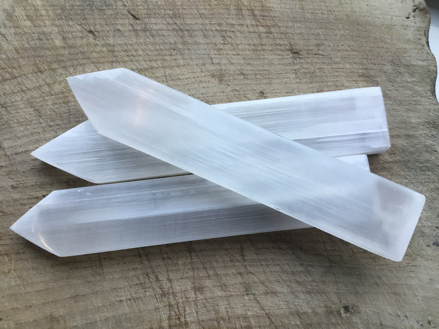 Selenite Charging Plate – Cleanse Crystals & Recharge Energy with Healing Stone Lore