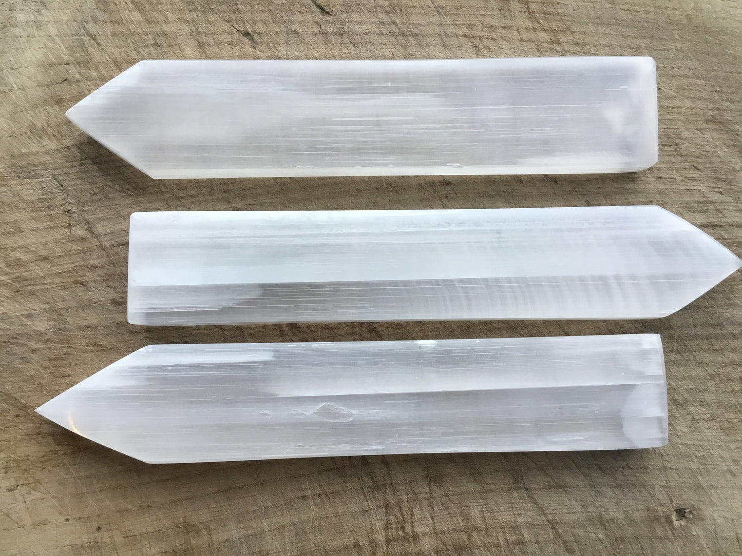 Selenite Charging Plate – Cleanse Crystals & Recharge Energy with Healing Stone Lore