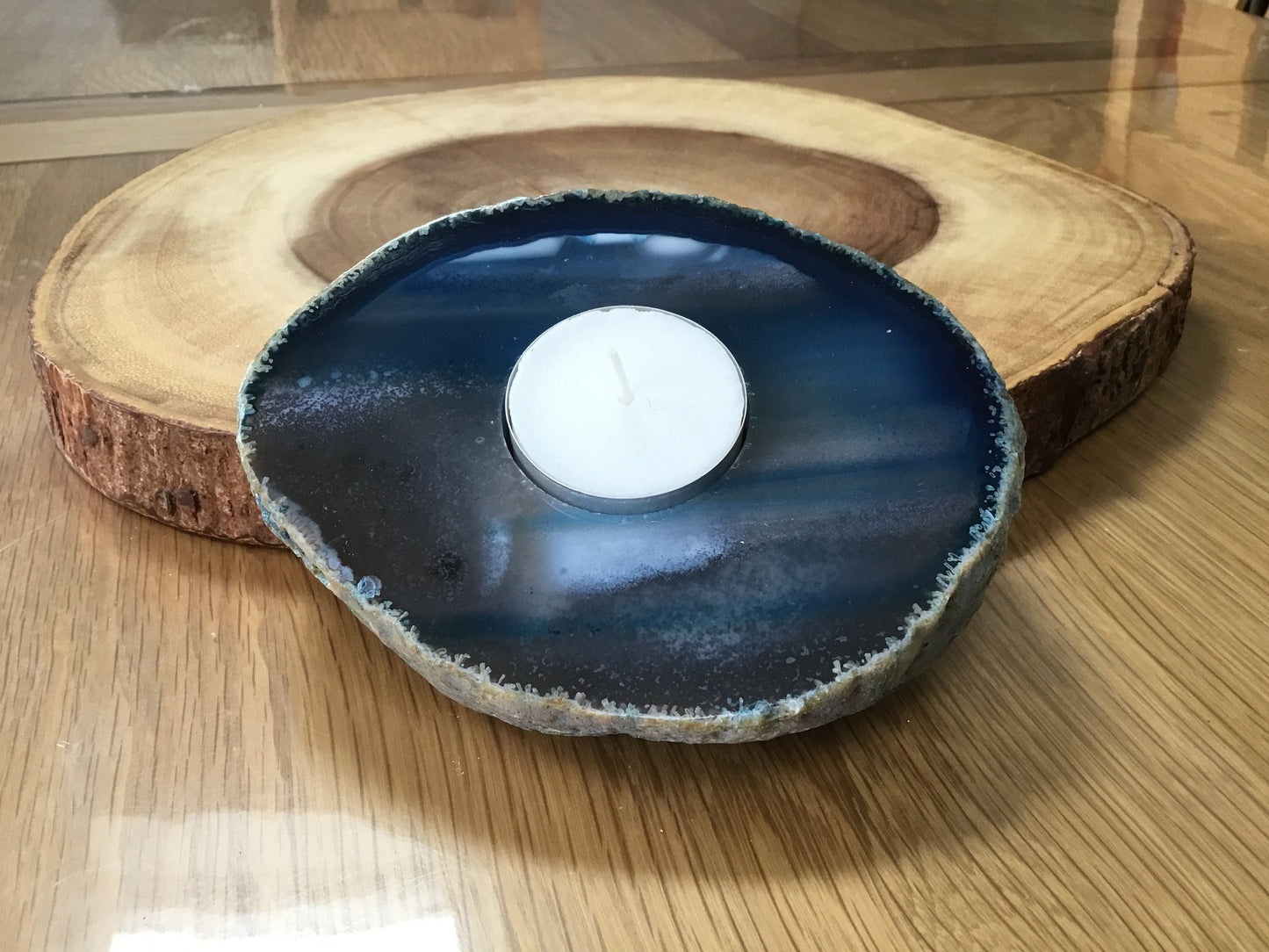 Blue Agate Candle Holder – Natural Crystal Light with Healing Energy & Mythical Meaning