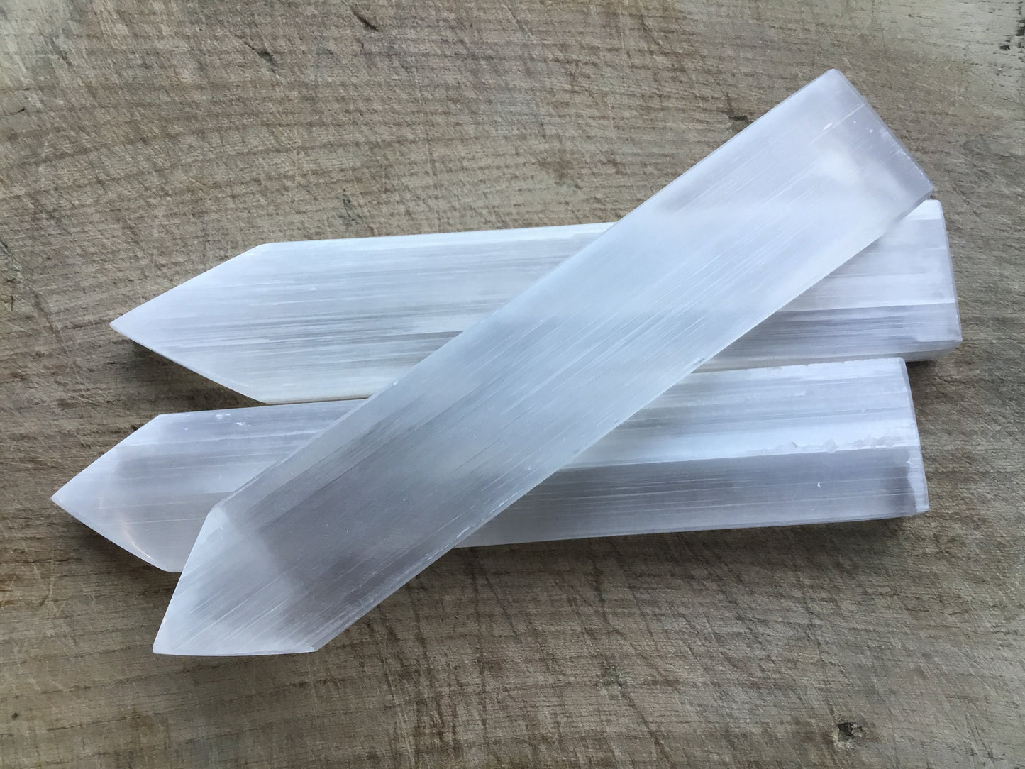 Selenite Charging Plate – Cleanse Crystals & Recharge Energy with Healing Stone Lore