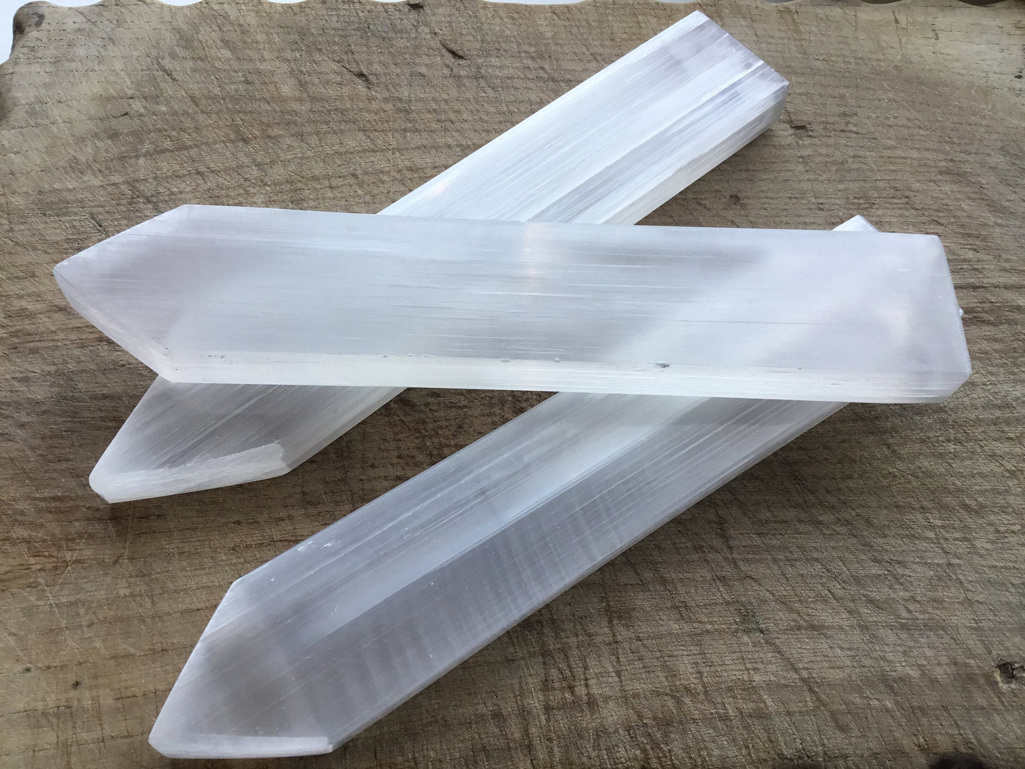 Selenite Charging Plate – Cleanse Crystals & Recharge Energy with Healing Stone Lore