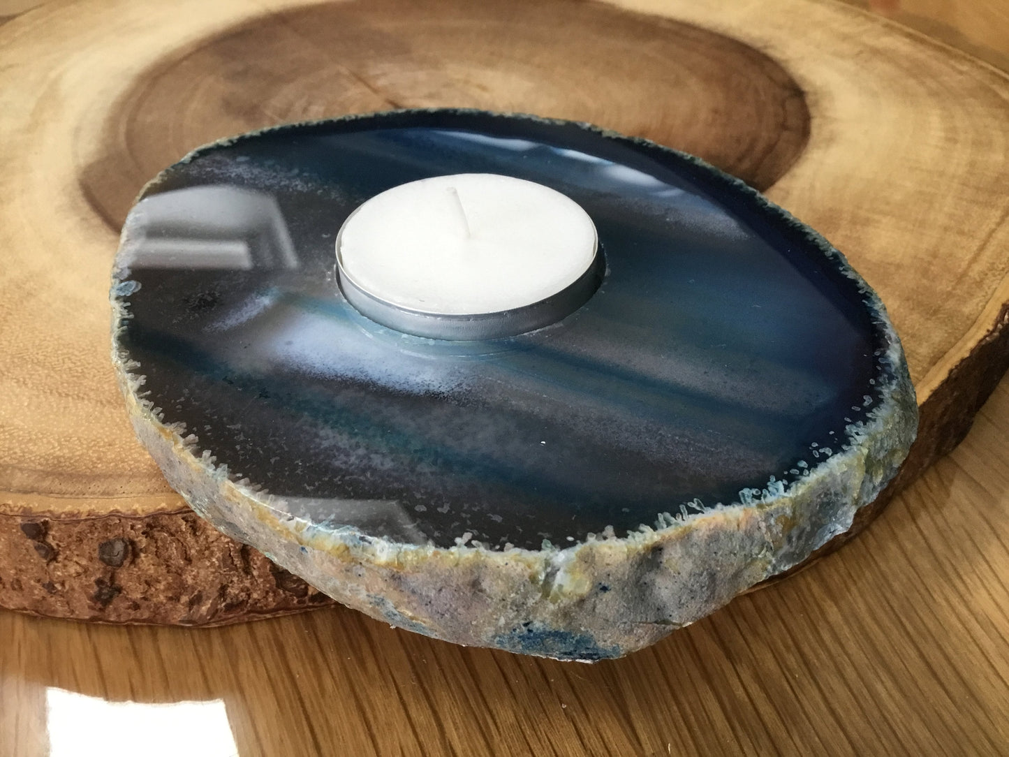 Blue Agate Candle Holder – Natural Crystal Light with Healing Energy & Mythical Meaning