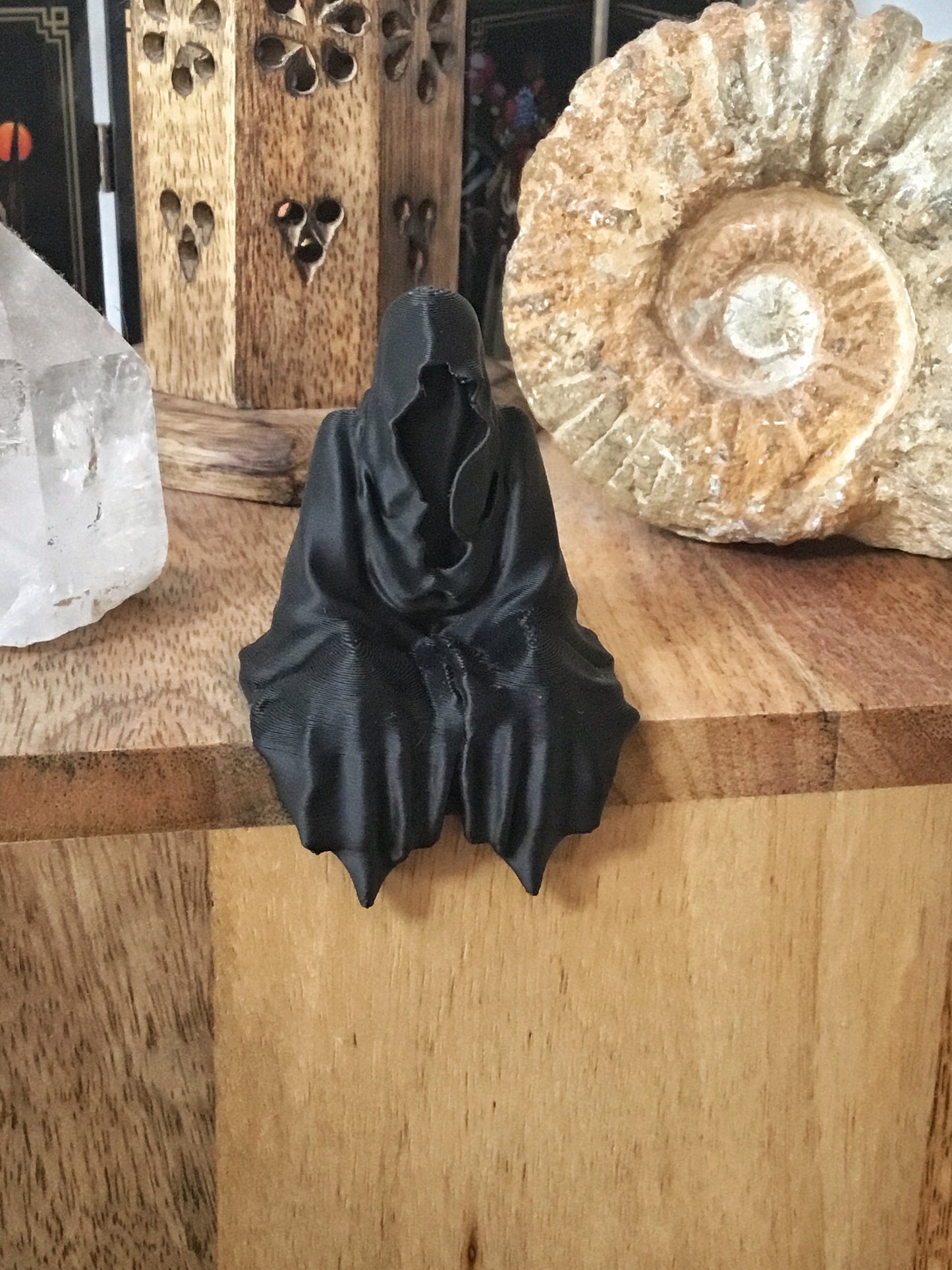 Sitting Ghost Figurine – Spooky-Cute 3D Decor for Shelves & Desks