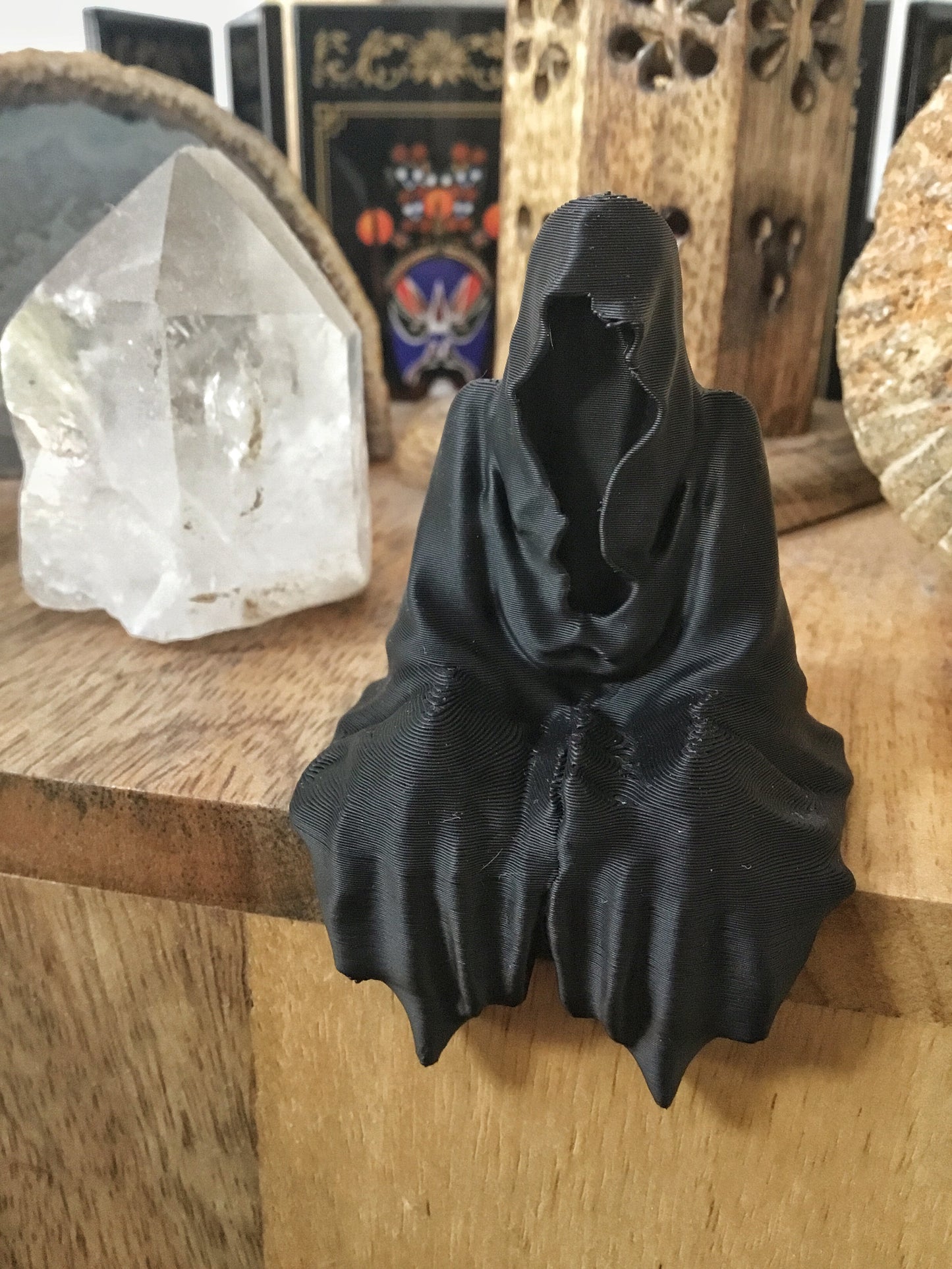 Sitting Ghost Figurine – Spooky-Cute 3D Decor for Shelves & Desks