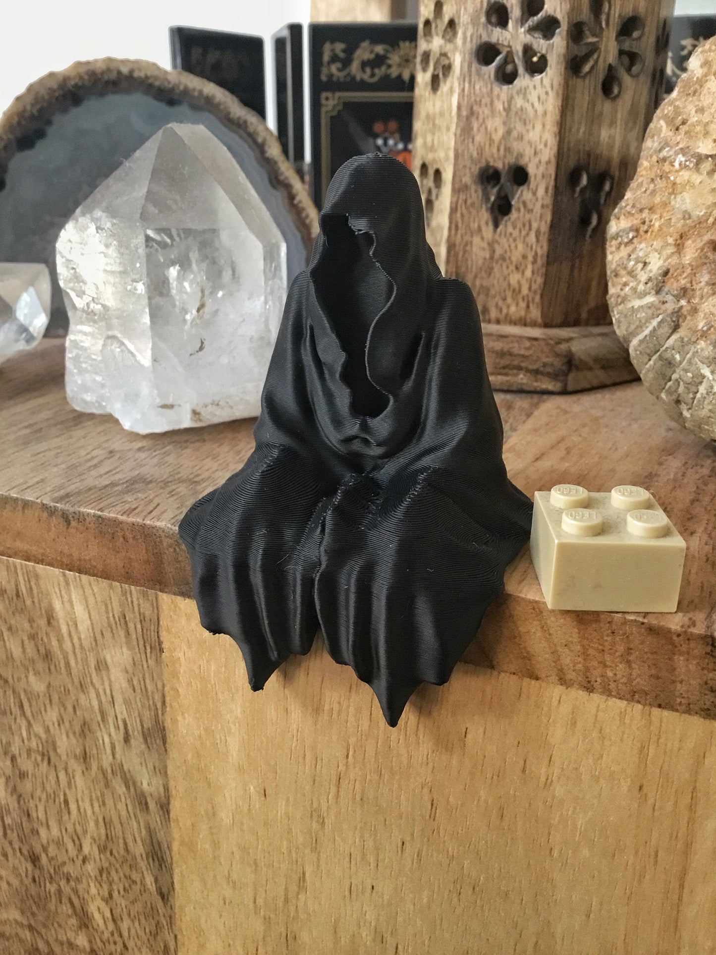 Sitting Ghost Figurine – Spooky-Cute 3D Decor for Shelves & Desks