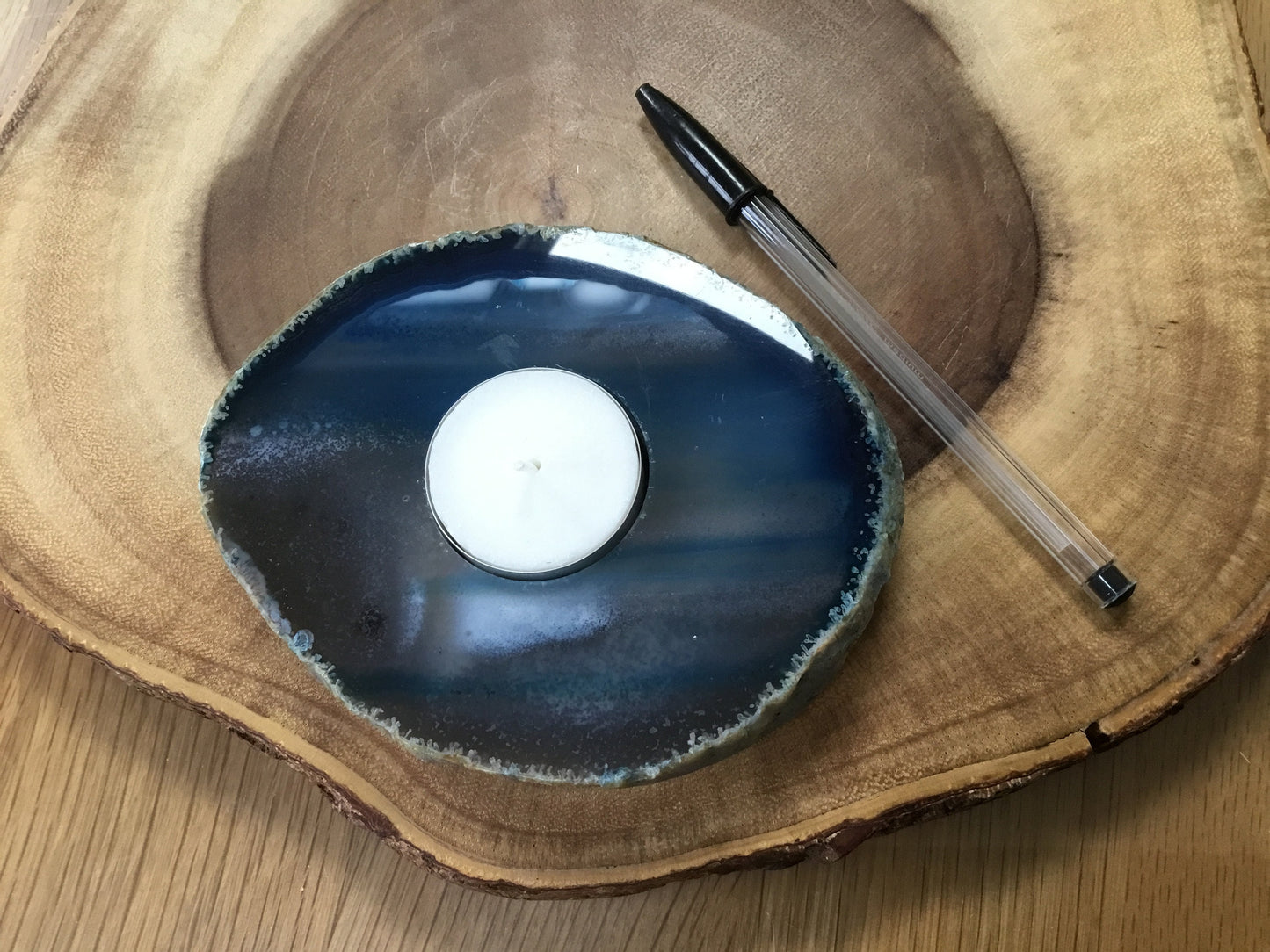 Blue Agate Candle Holder – Natural Crystal Light with Healing Energy & Mythical Meaning
